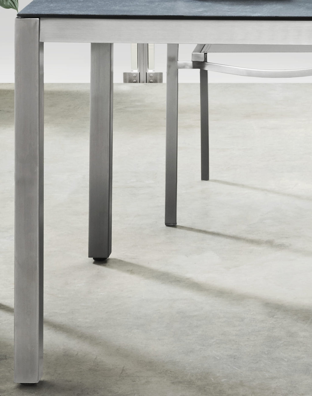 Sitzgruppe ALTOS mit Tisch SAO PAULO (180x100cm) Detail Beine